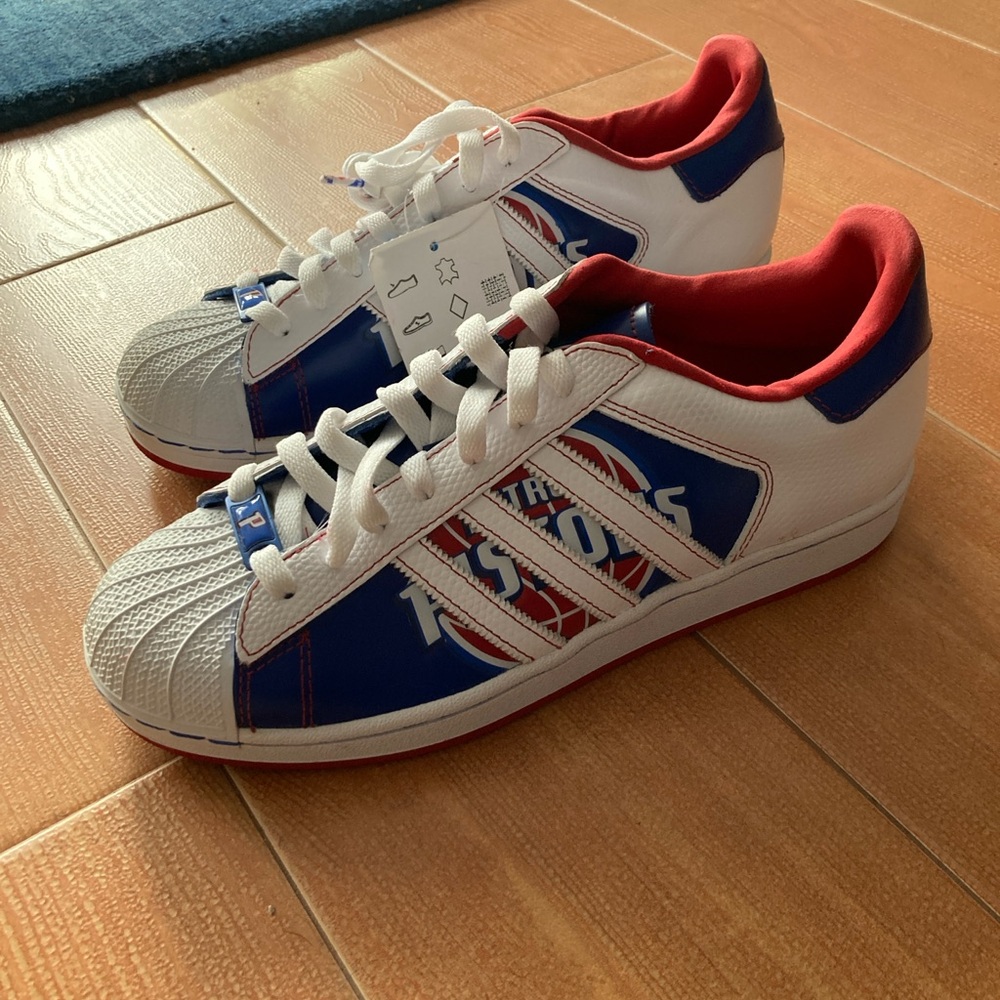 Adidas Superstar Detroit Pistons NBA series shell top
